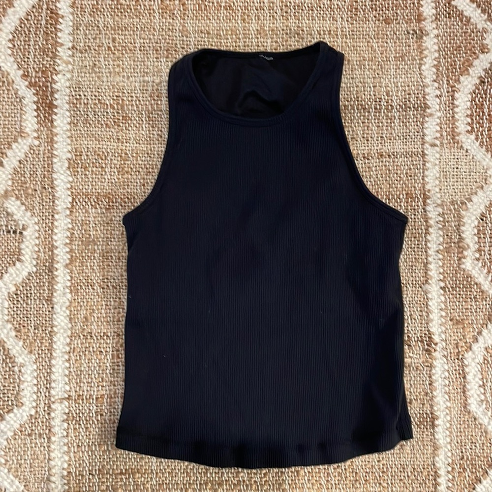 Vuori black exercise top